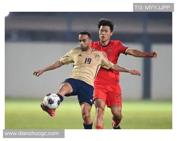 最近哪个足球明星因争议事件引发媒体关注和球迷热议